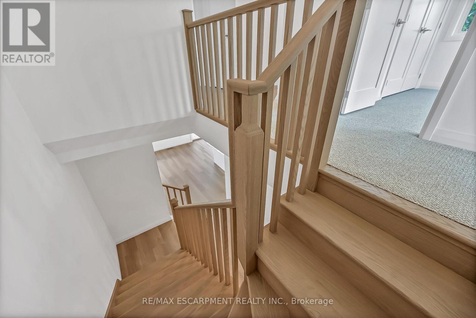 Photo 25 of 385 Limeridge Road E, Hamilton ON