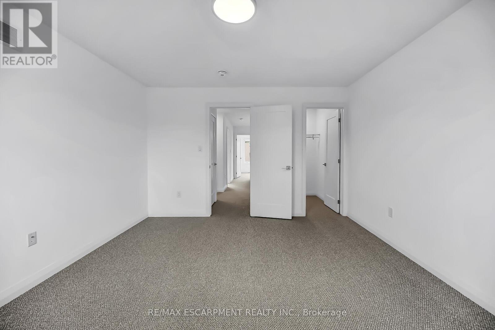 Photo 28 of 385 Limeridge Road E, Hamilton ON