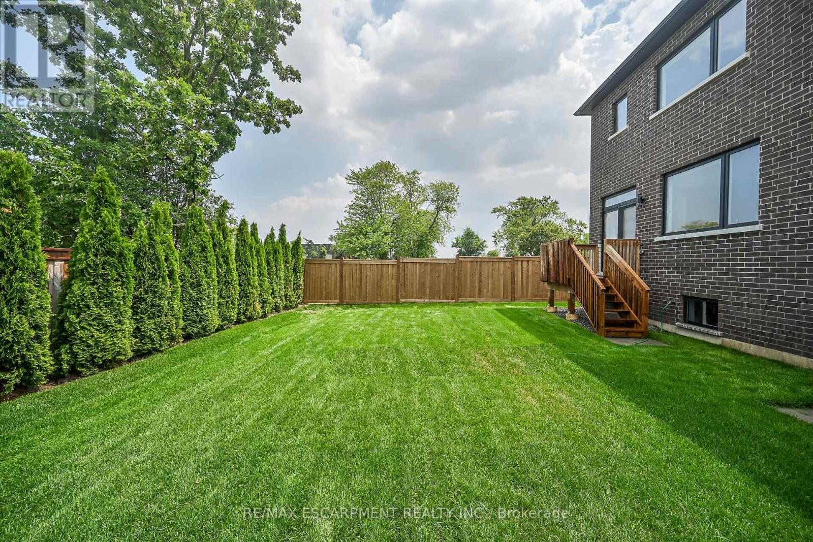 Photo 41 of 385 Limeridge Road E, Hamilton ON