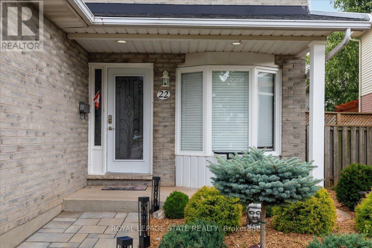 Photo 32 of 22 Merritt Crescent, Grimsby ON