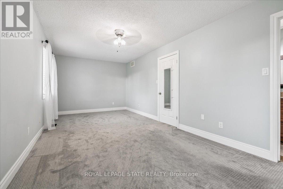 Photo 21 of 22 Merritt Crescent, Grimsby ON