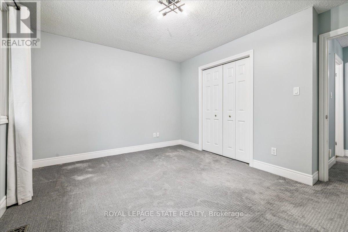 Photo 24 of 22 Merritt Crescent, Grimsby ON