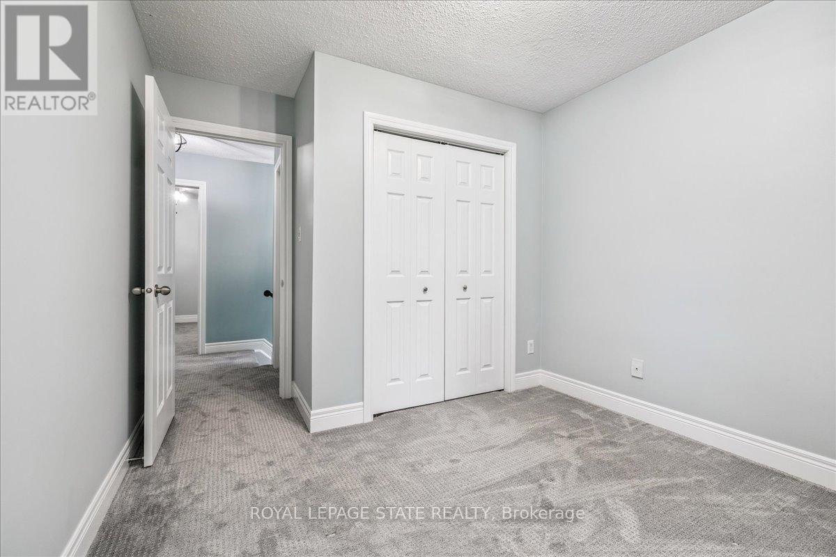 Photo 36 of 22 Merritt Crescent, Grimsby ON