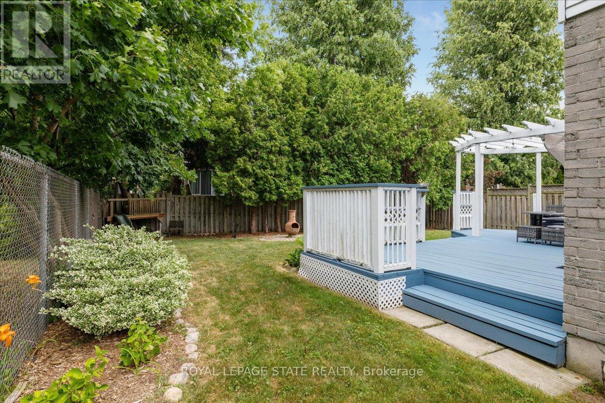 Photo 44 of 22 Merritt Crescent, Grimsby ON