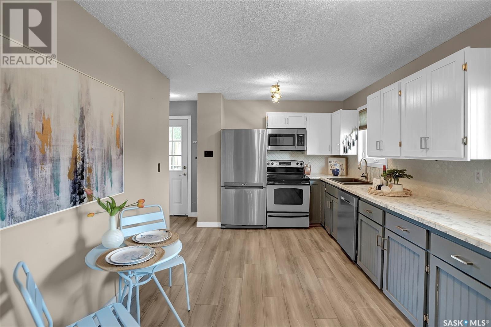 Photo 11 of 1502 Vaughan Street, Moose Jaw SK