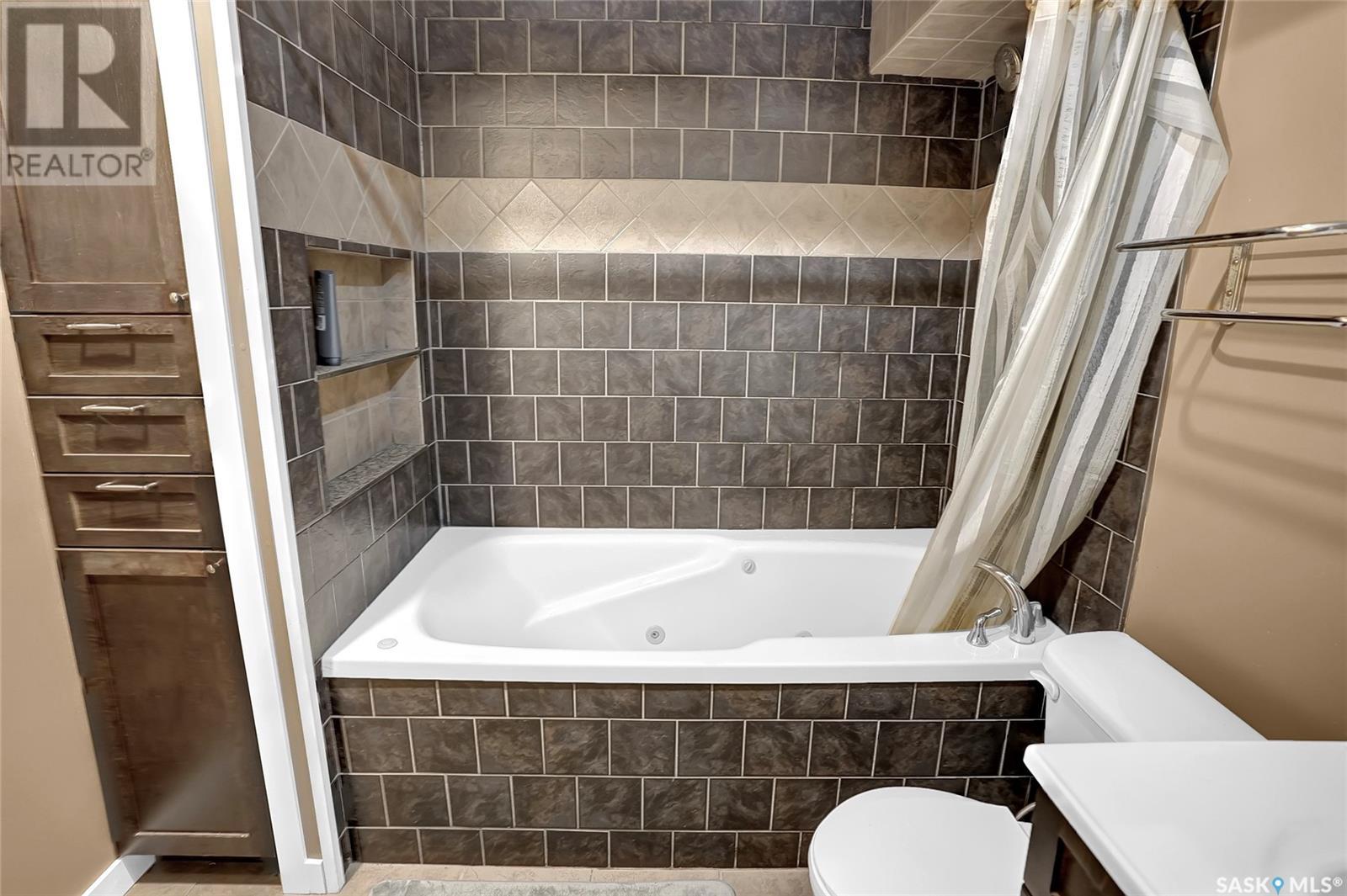 Photo 30 of 1502 Vaughan Street, Moose Jaw SK