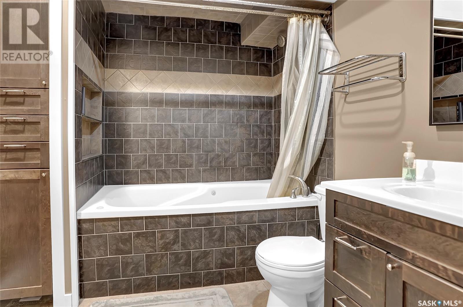 Photo 31 of 1502 Vaughan Street, Moose Jaw SK