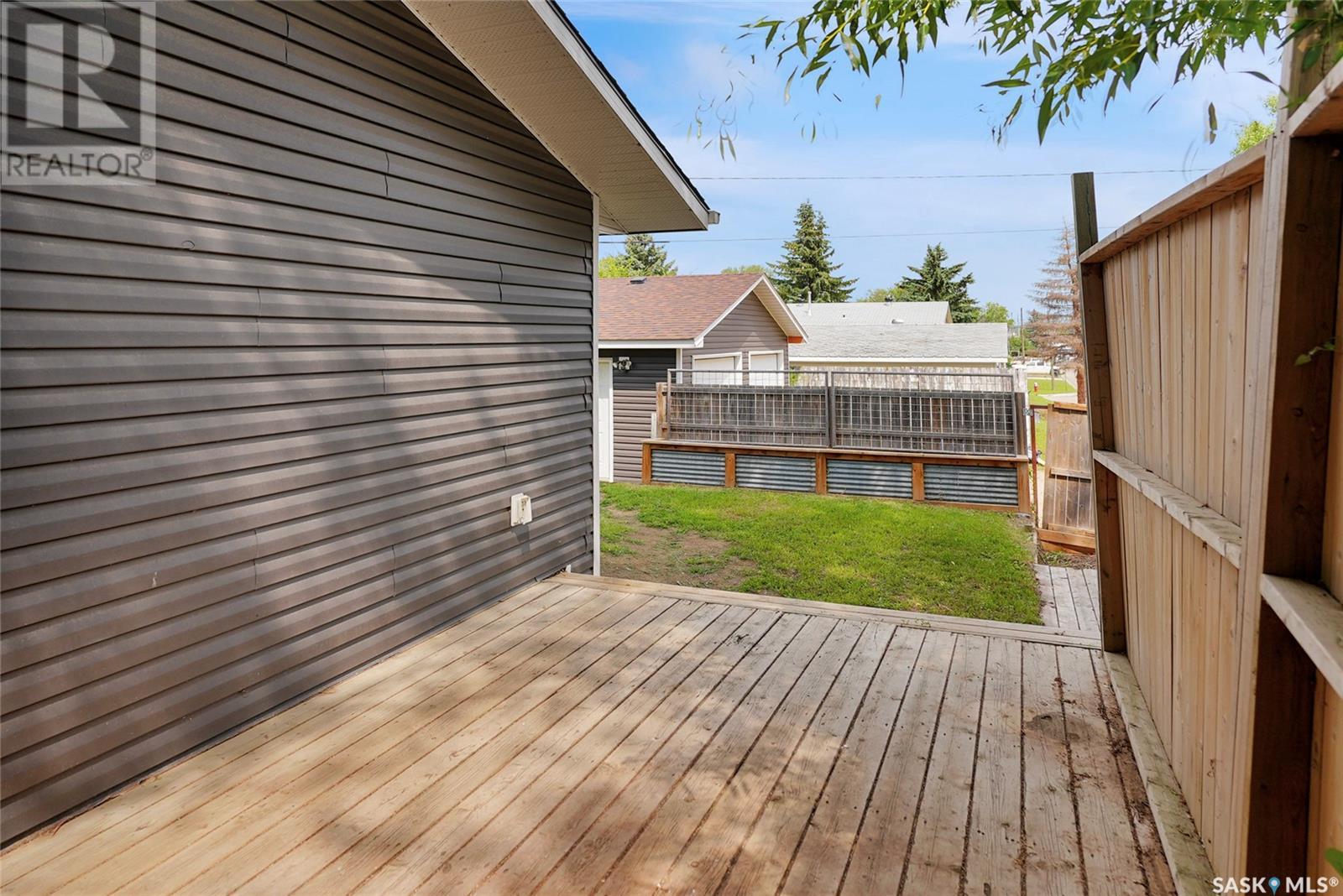Photo 36 of 1502 Vaughan Street, Moose Jaw SK