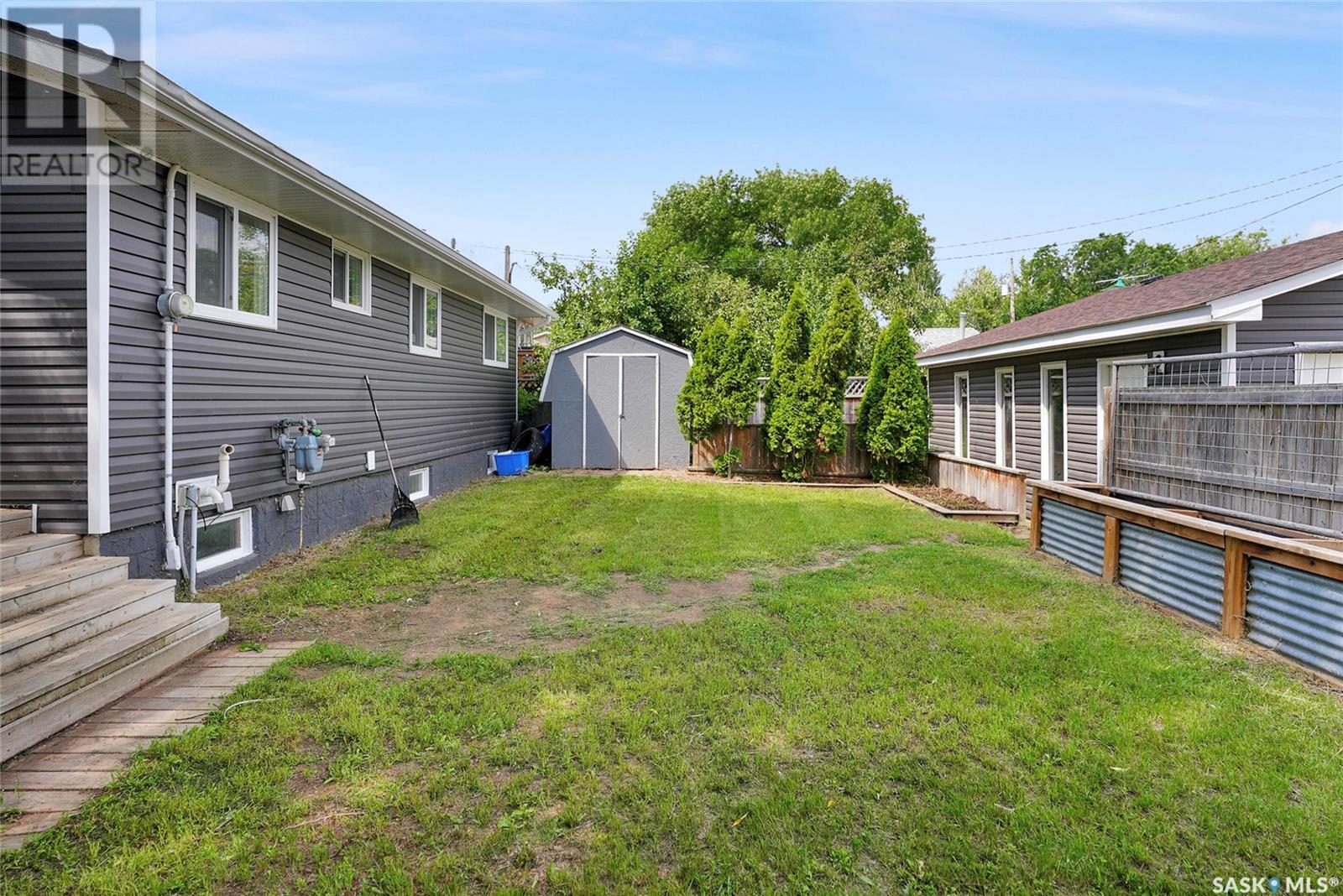 Photo 38 of 1502 Vaughan Street, Moose Jaw SK
