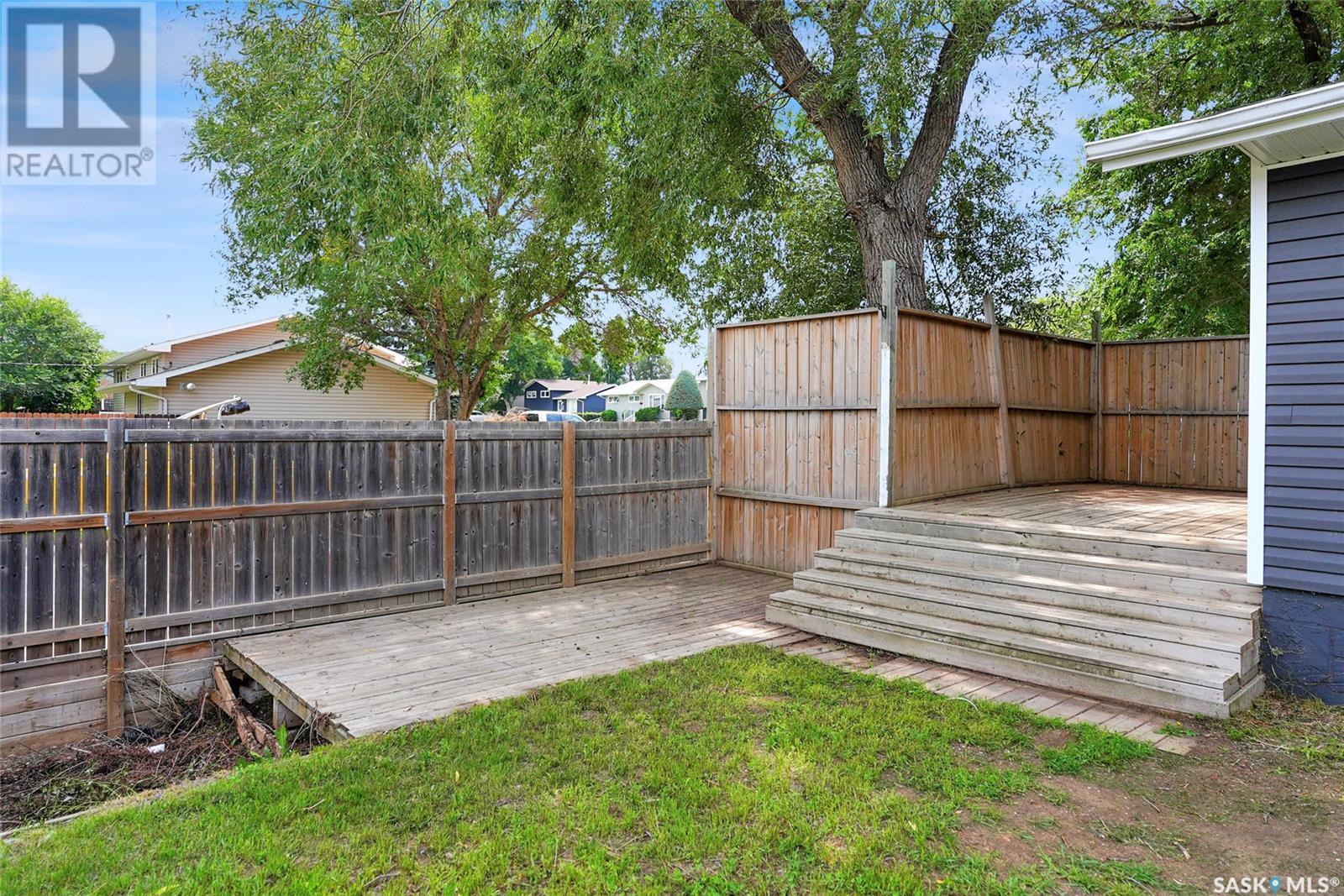 Photo 39 of 1502 Vaughan Street, Moose Jaw SK