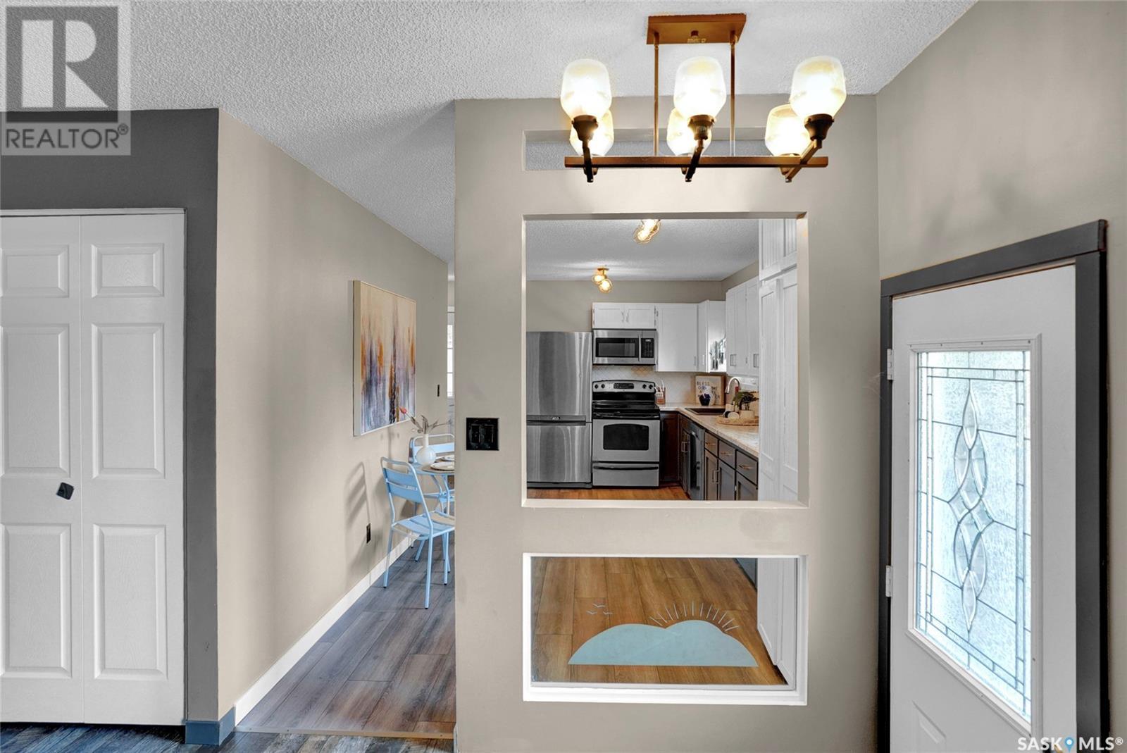 Photo 5 of 1502 Vaughan Street, Moose Jaw SK