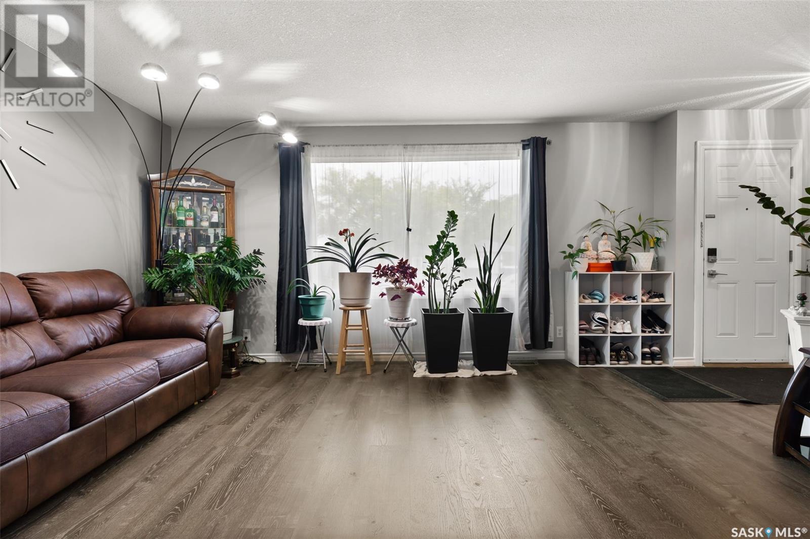 Photo 23 of 430 St John Street, Regina SK