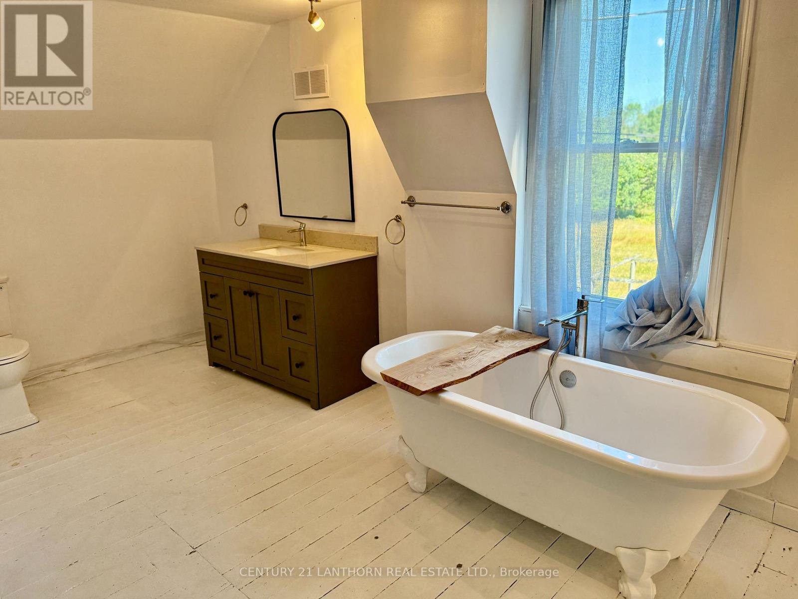 Photo 15 of 172 Black River Road, Tweed ON