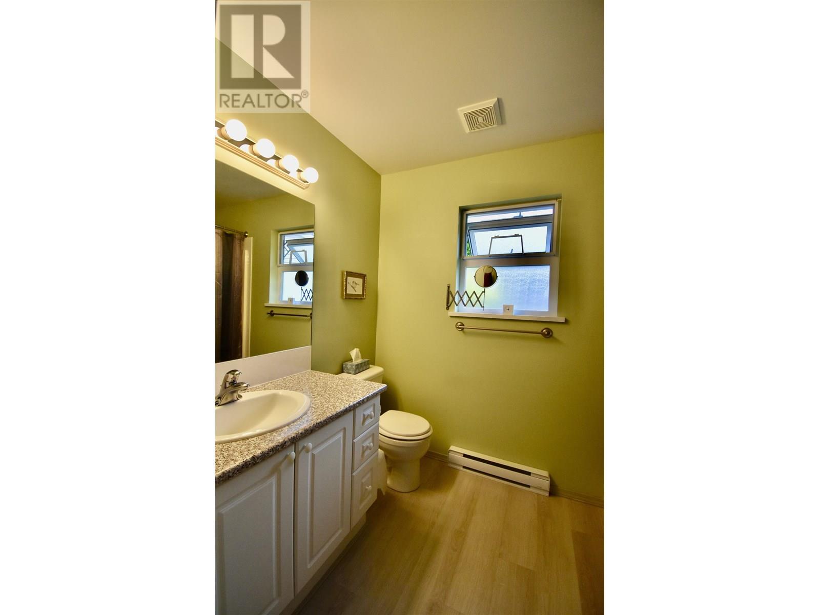 22 535 SHAW ROAD, Gibsons