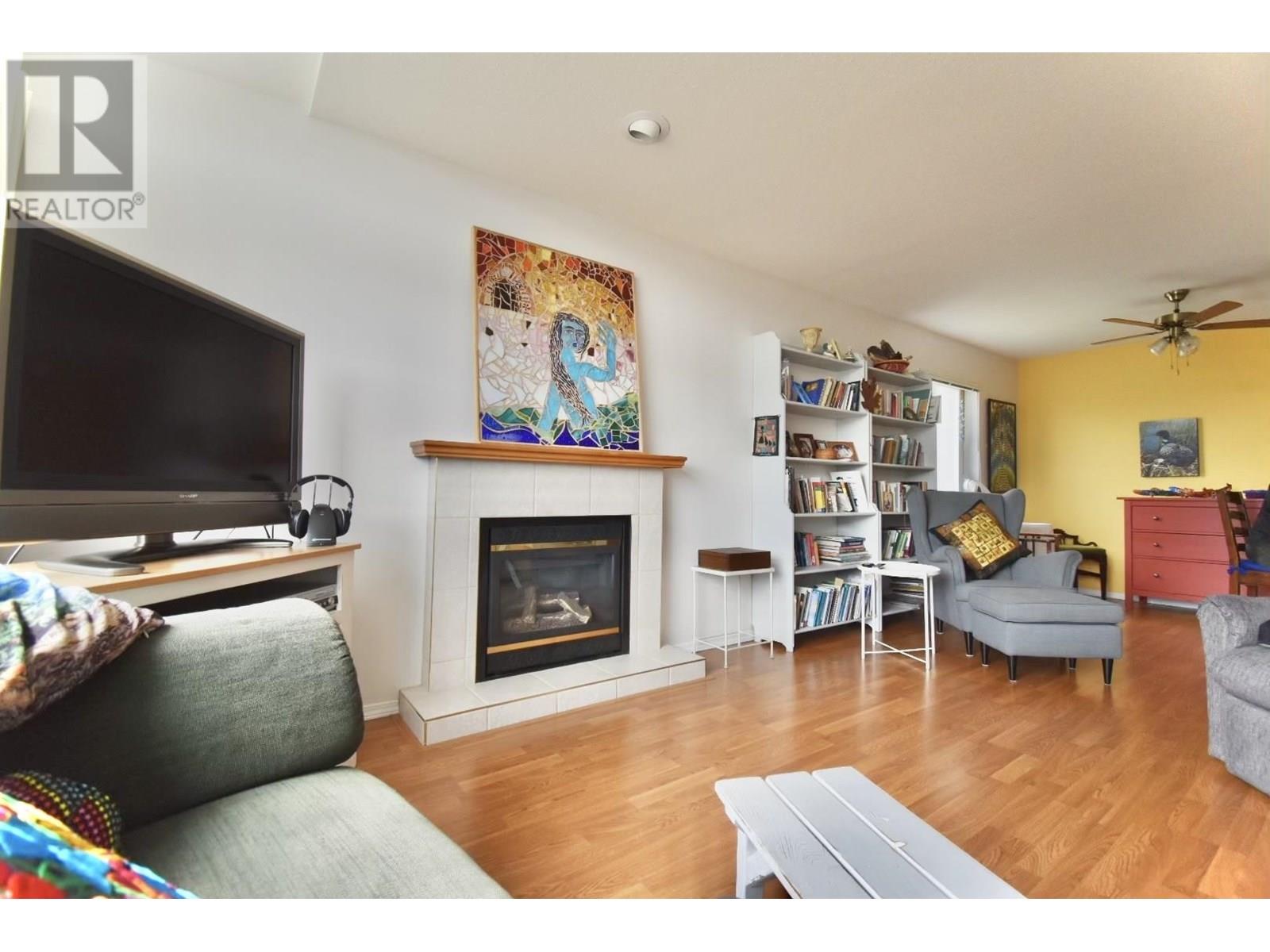 22 535 SHAW ROAD, Gibsons