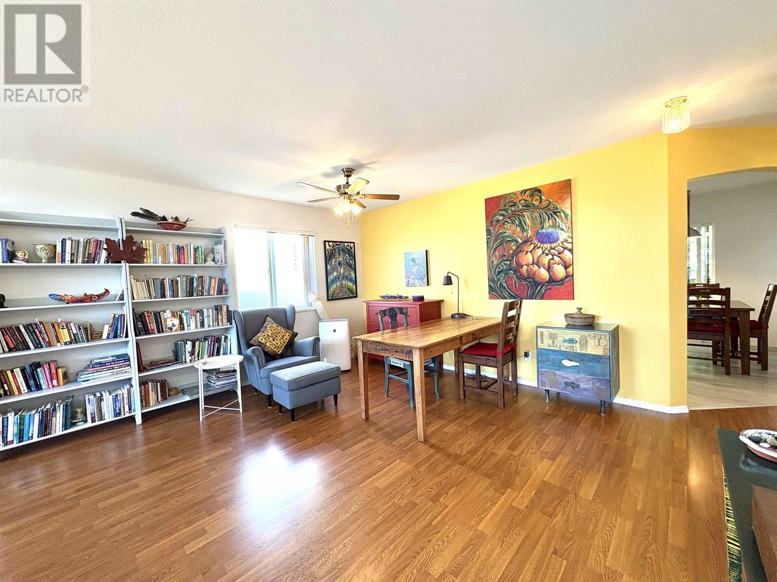 22 535 SHAW ROAD, Gibsons