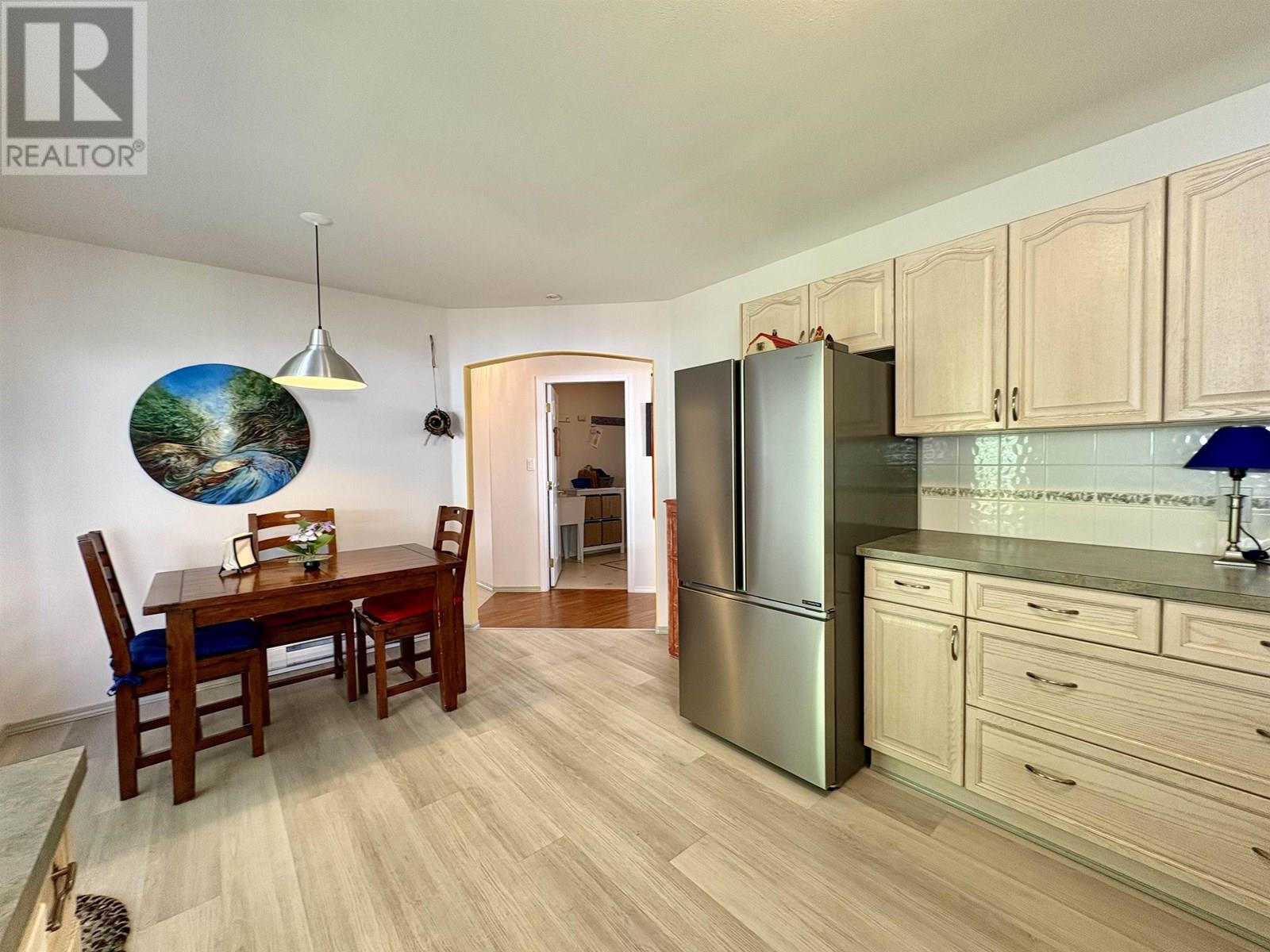 22 535 SHAW ROAD, Gibsons