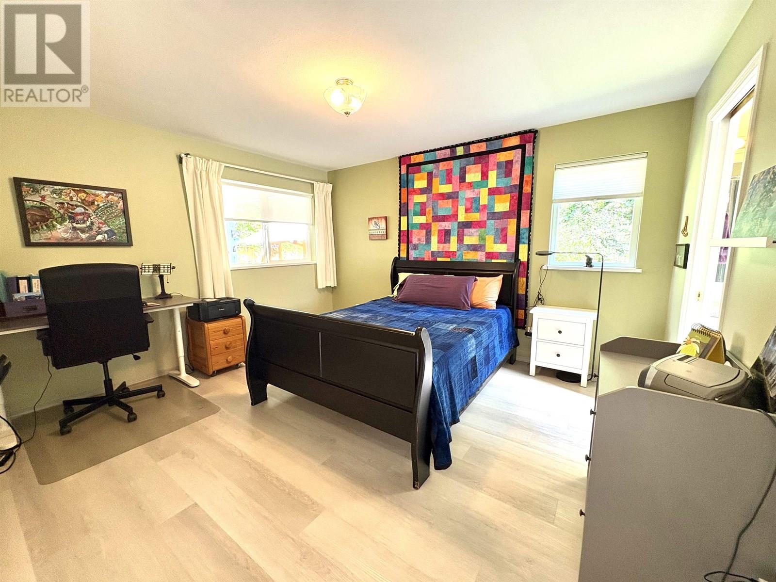 22 535 SHAW ROAD, Gibsons