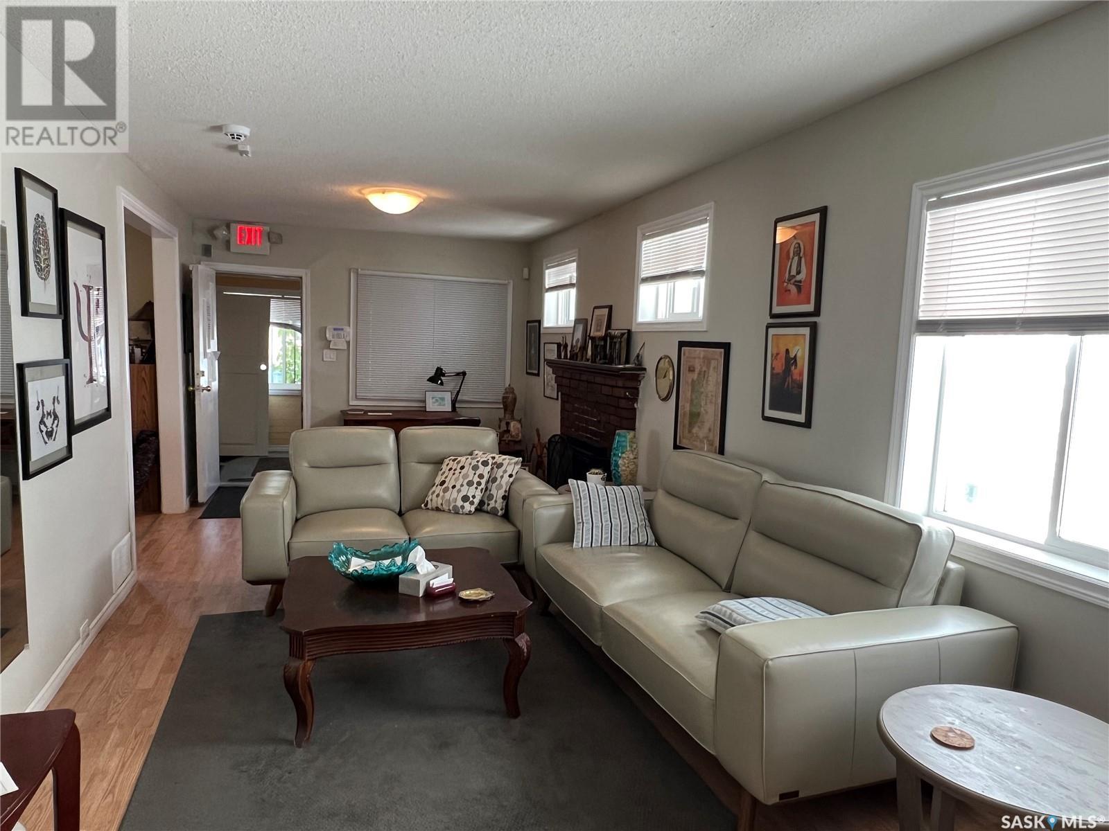 Photo 15 of 2835 Dewdney Avenue, Regina SK
