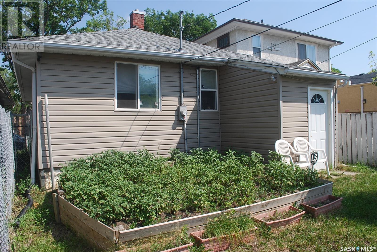Photo 9 of 2835 Dewdney Avenue, Regina SK