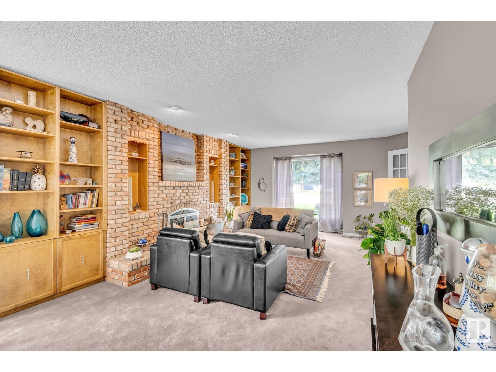 Photo 27 of 122 Village Do, Sherwood Park AB