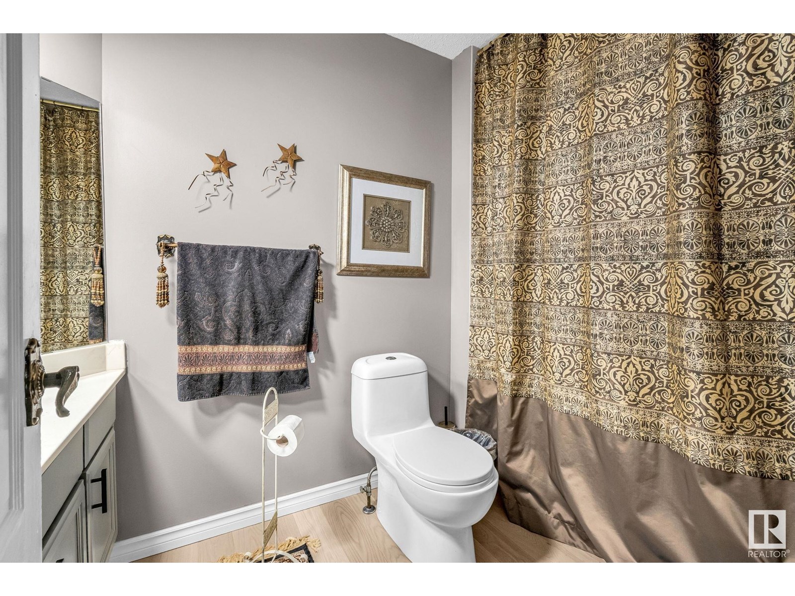 Photo 31 of 122 Village Do, Sherwood Park AB