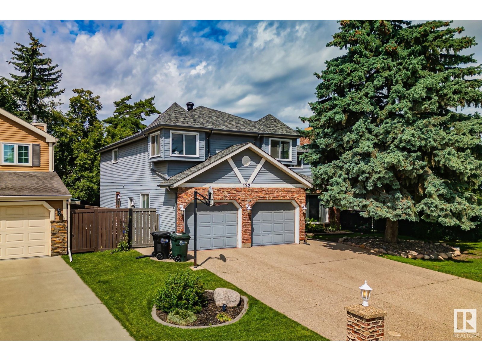 Photo 51 of 122 Village Do, Sherwood Park AB