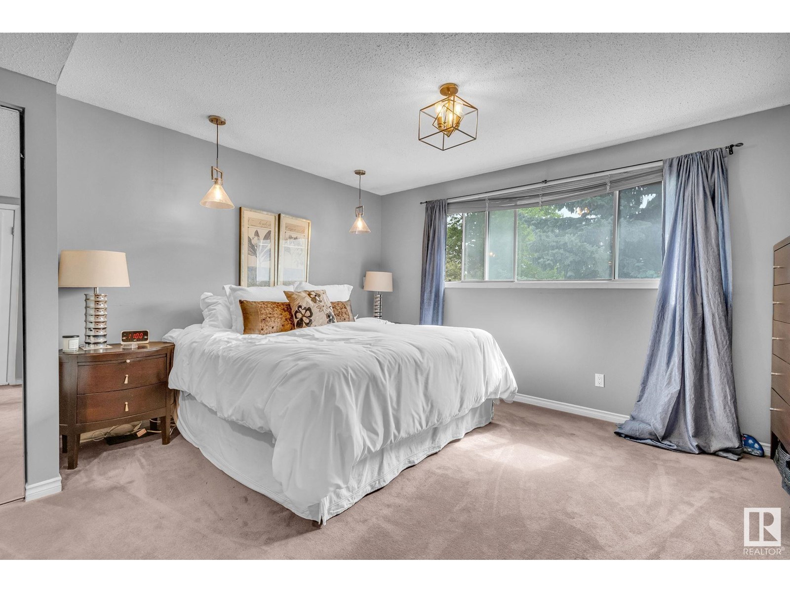 Photo 15 of 122 Village Do, Sherwood Park AB