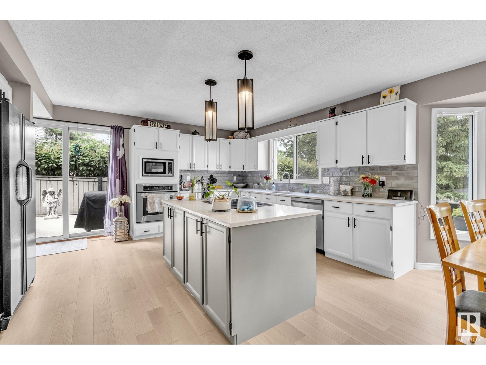 Photo 53 of 122 Village Do, Sherwood Park AB