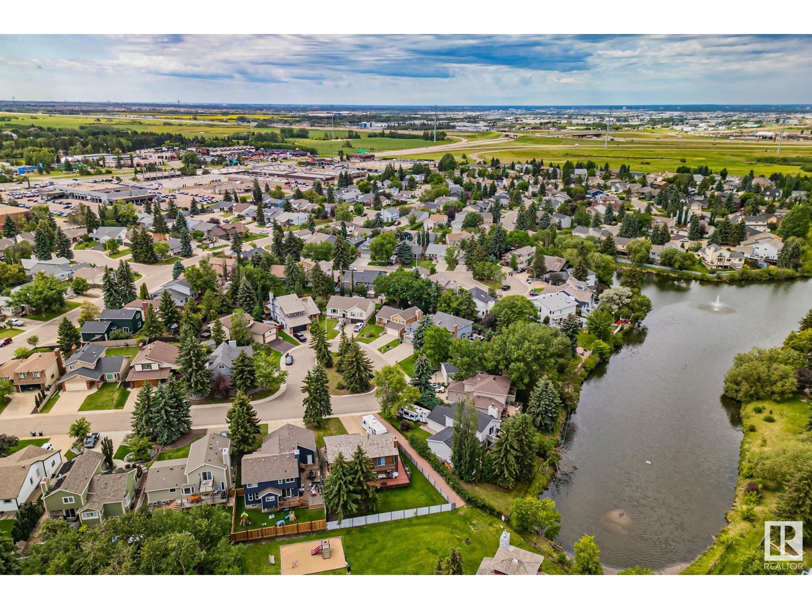 Photo 45 of 122 Village Do, Sherwood Park AB