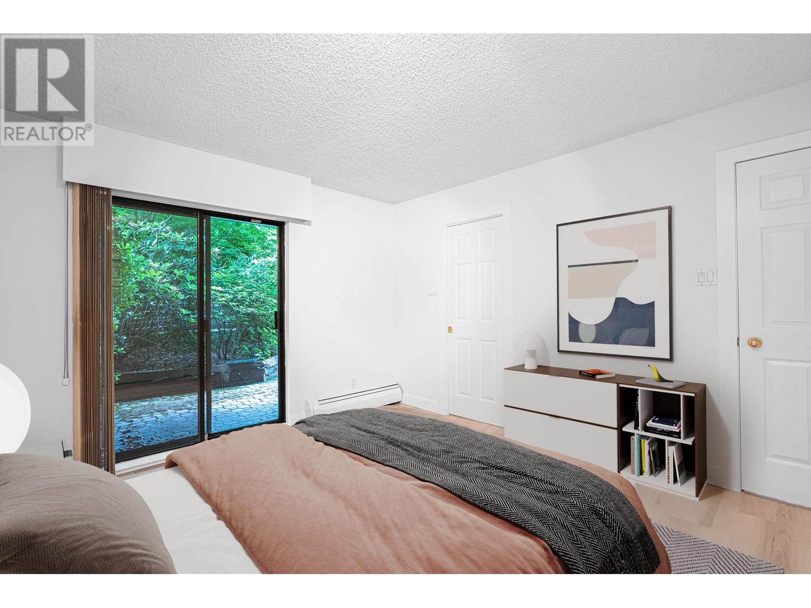 102 747 17TH STREET, West Vancouver