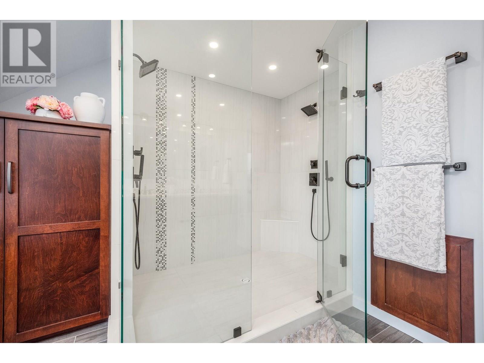  5393 East Vernon Road, Vernon