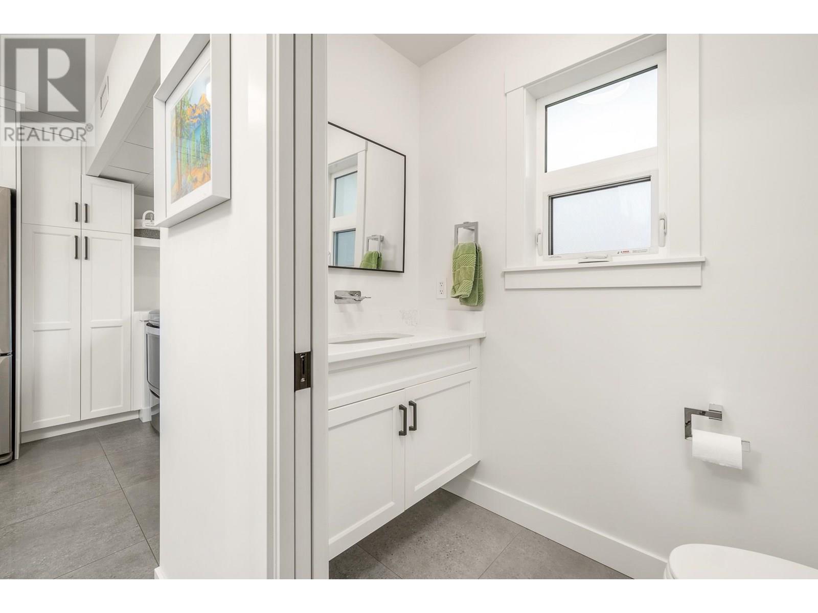  5393 East Vernon Road, Vernon