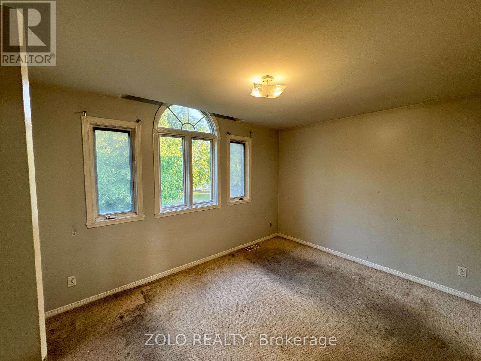 Photo 15 of 2313 Emily Crescent, Cornwall ON