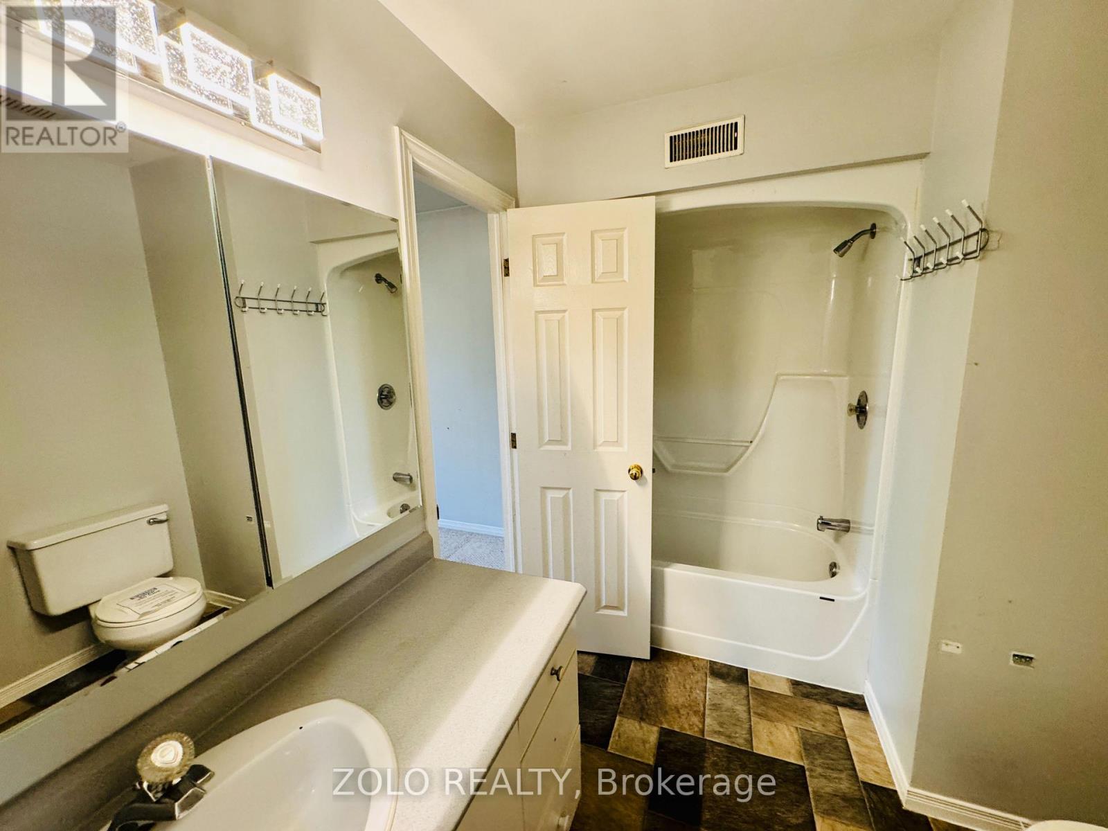 Photo 16 of 2313 Emily Crescent, Cornwall ON