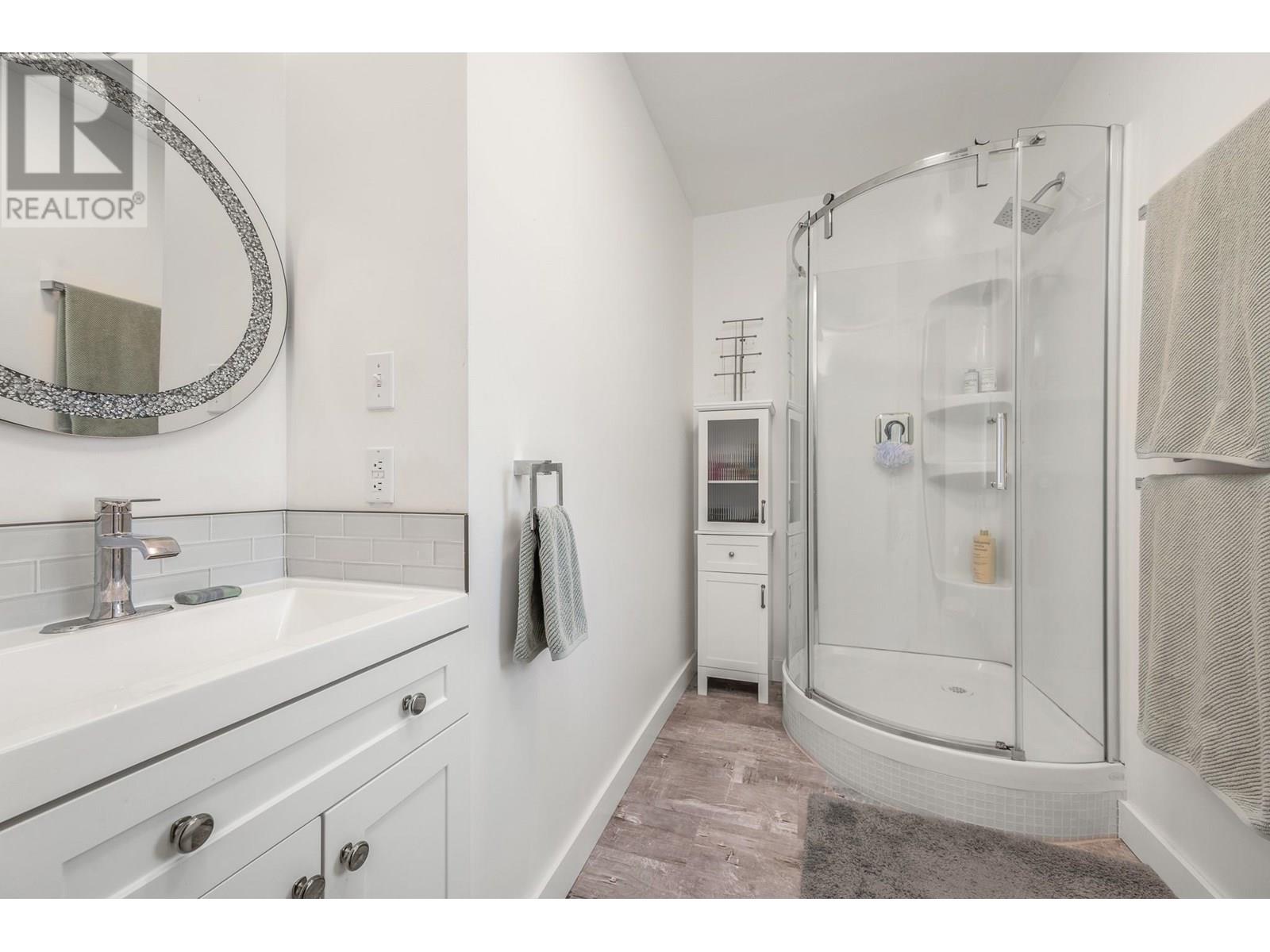  5393 East Vernon Road, Vernon