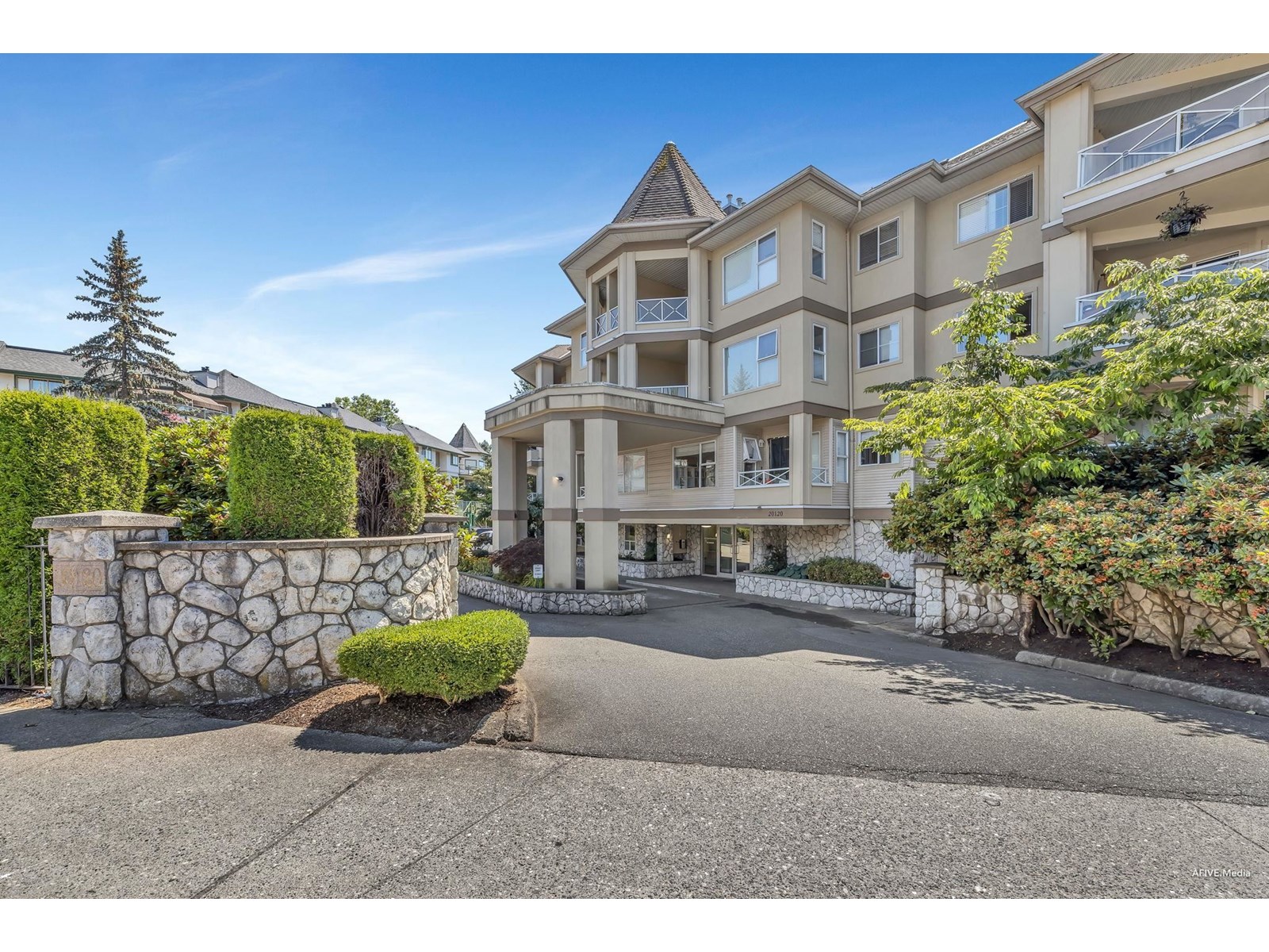Photo 2 of 213 20120 56 Avenue, Langley BC
