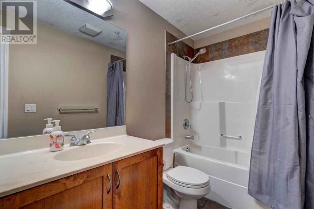 Single Family House for Sale in   Hemlock Crescent SW Spruce Cliff Calgary 