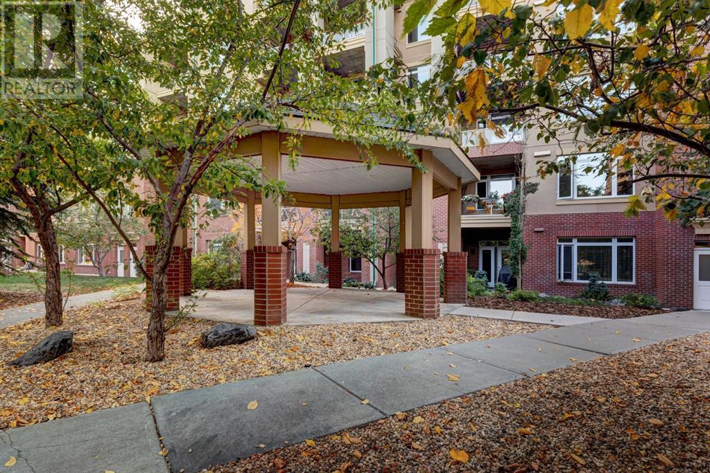 Single Family House for Sale in   Hemlock Crescent SW Spruce Cliff Calgary 