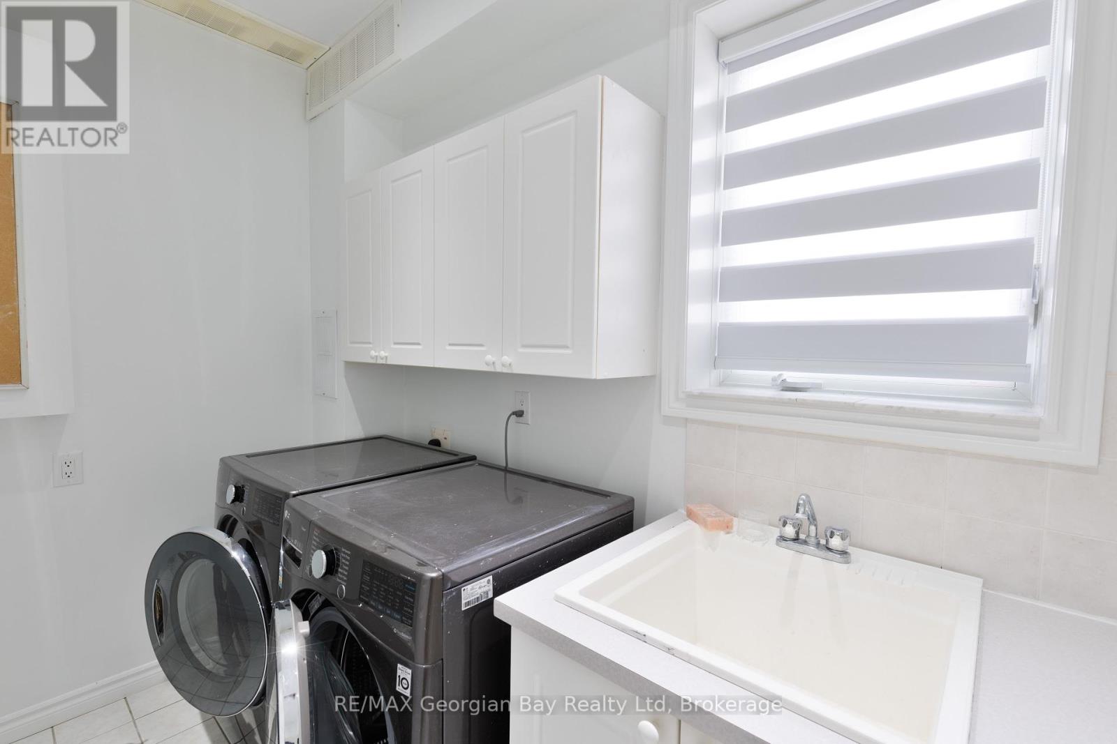 Photo 16 of 369 Aberdeen Boulevard, Midland ON