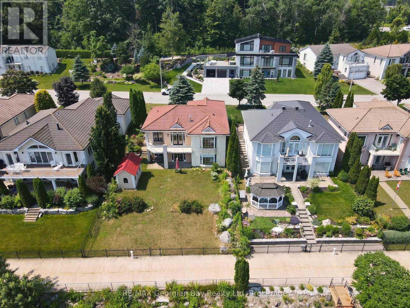 Photo 10 of 369 Aberdeen Boulevard, Midland ON