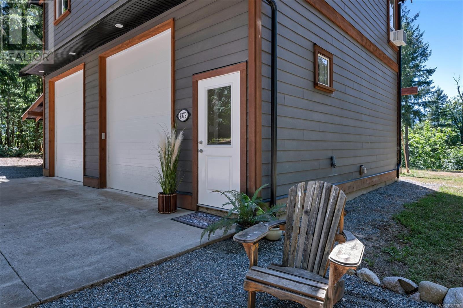 Photo 8 of 4379 Irvine Dr, Duncan BC