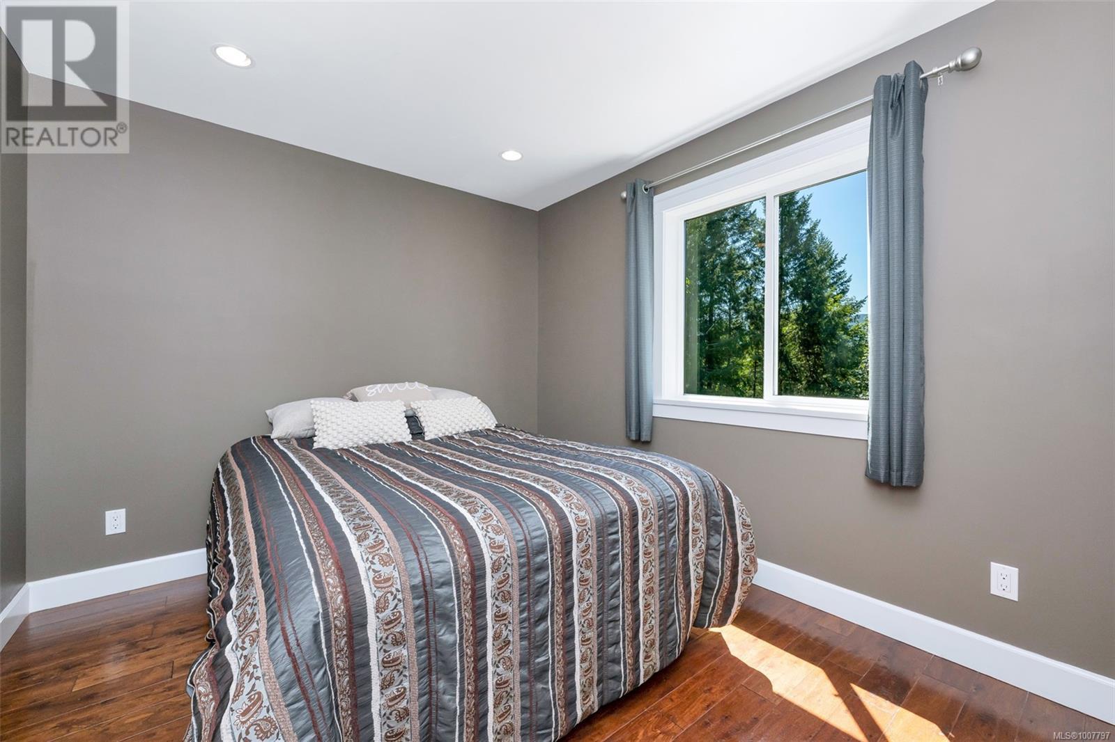 Photo 5 of 4379 Irvine Dr, Duncan BC