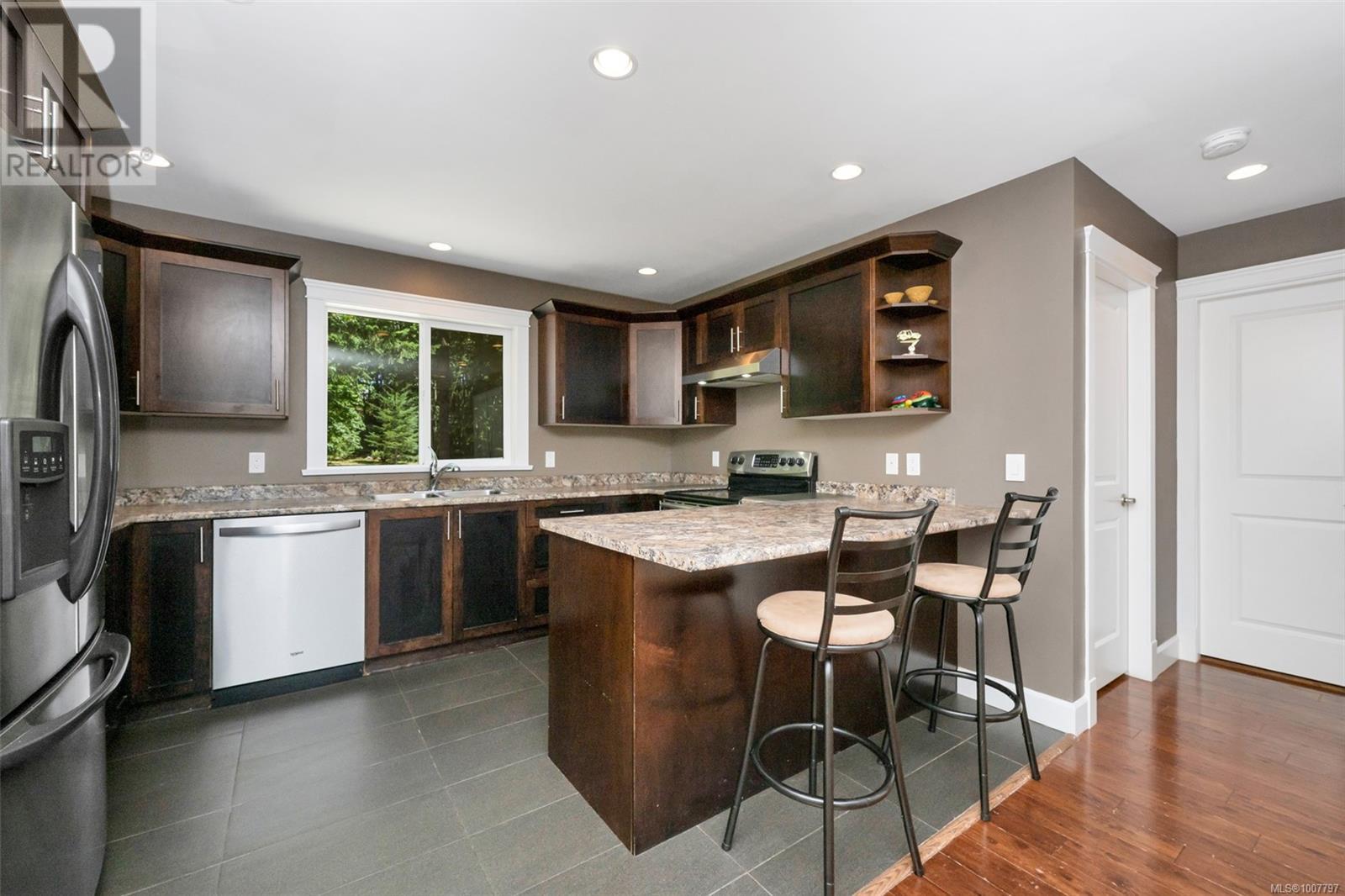 Photo 7 of 4379 Irvine Dr, Duncan BC