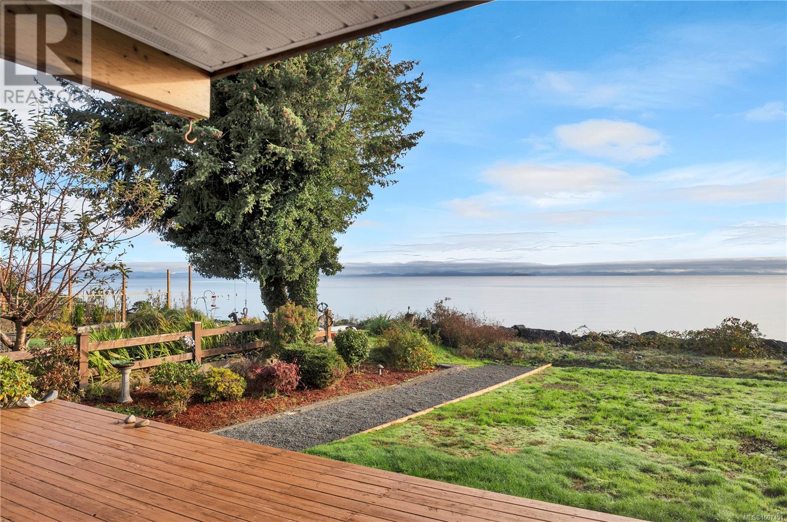Photo 2 of 4007 Island Hwy S, Campbell River BC