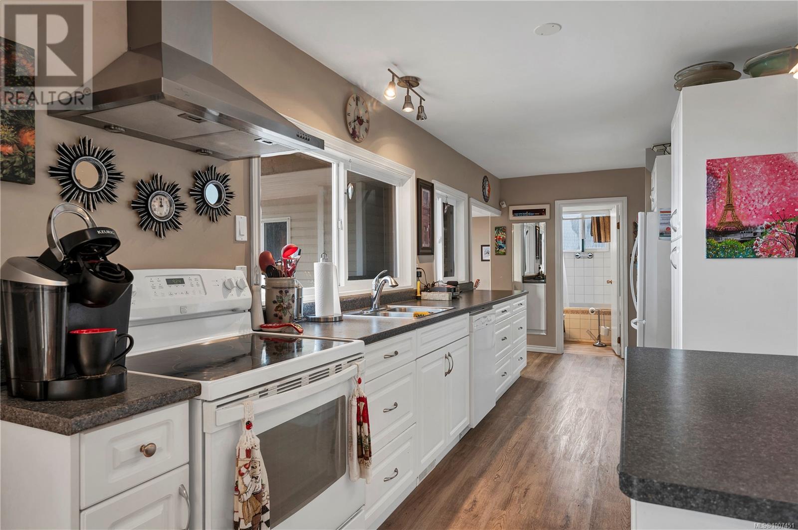 Photo 5 of 4007 Island Hwy S, Campbell River BC