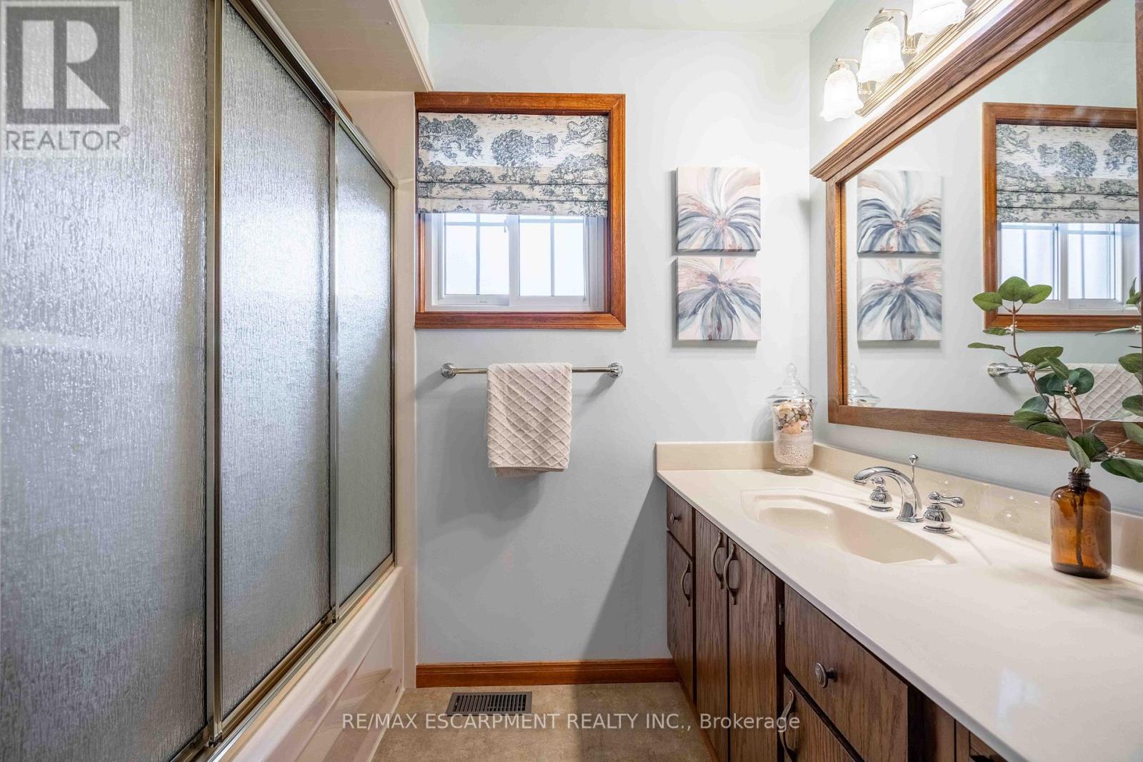 Photo 32 of 278 Morrison Drive, Haldimand ON