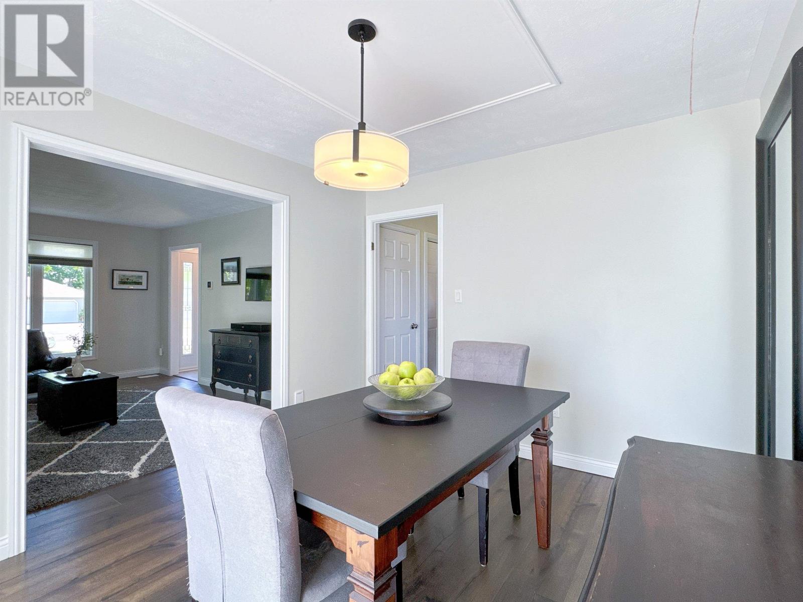 Single Family House for Sale in  Nottingham Avenue Sherwood 