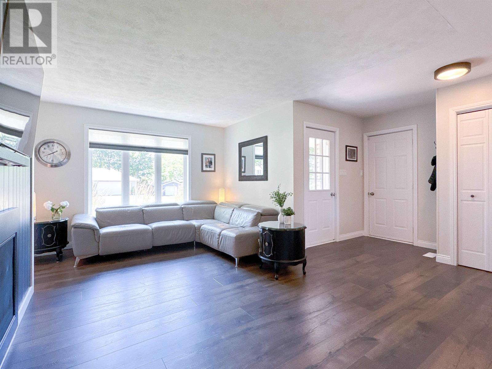 Single Family House for Sale in  Nottingham Avenue Sherwood 