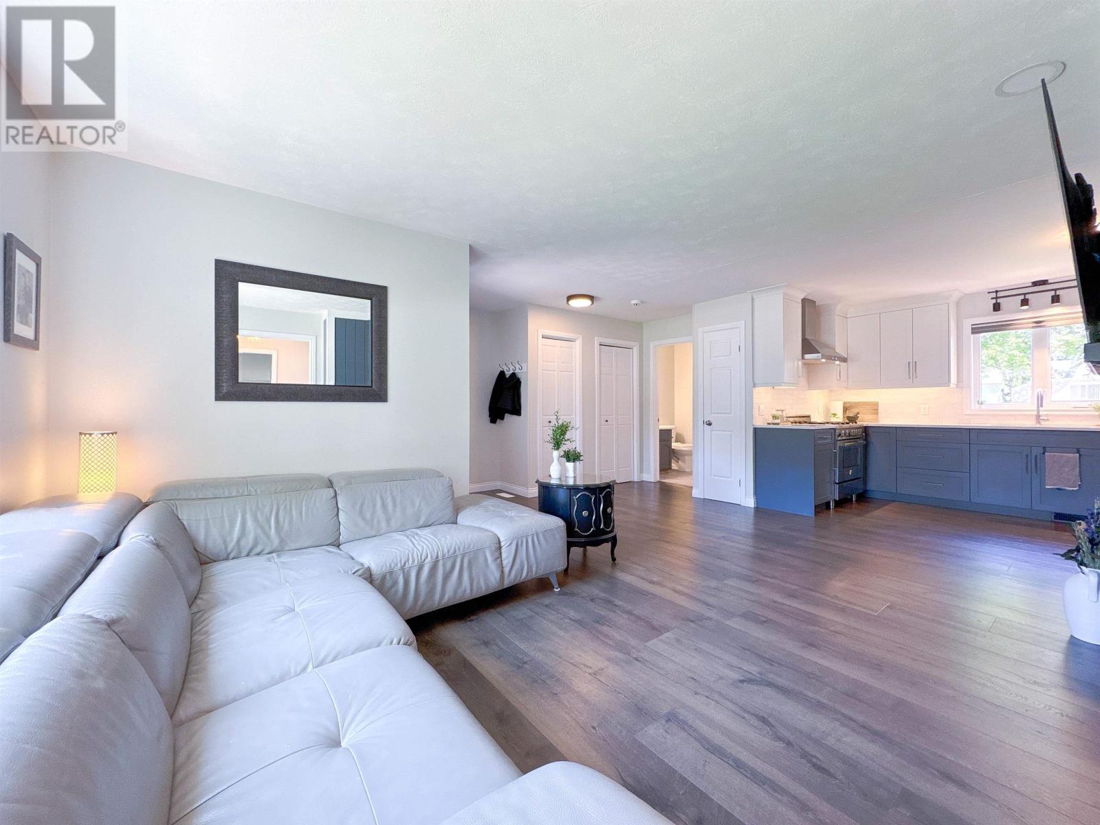 Single Family House for Sale in  Nottingham Avenue Sherwood 